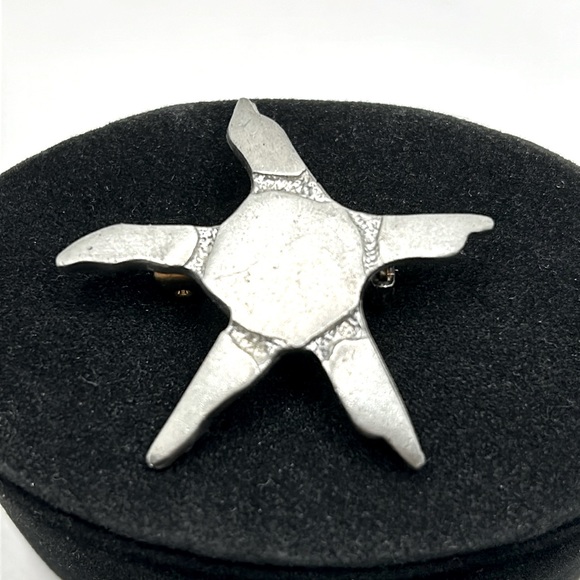 Brutalist/Modernist style star brooch - Picture 1 of 8